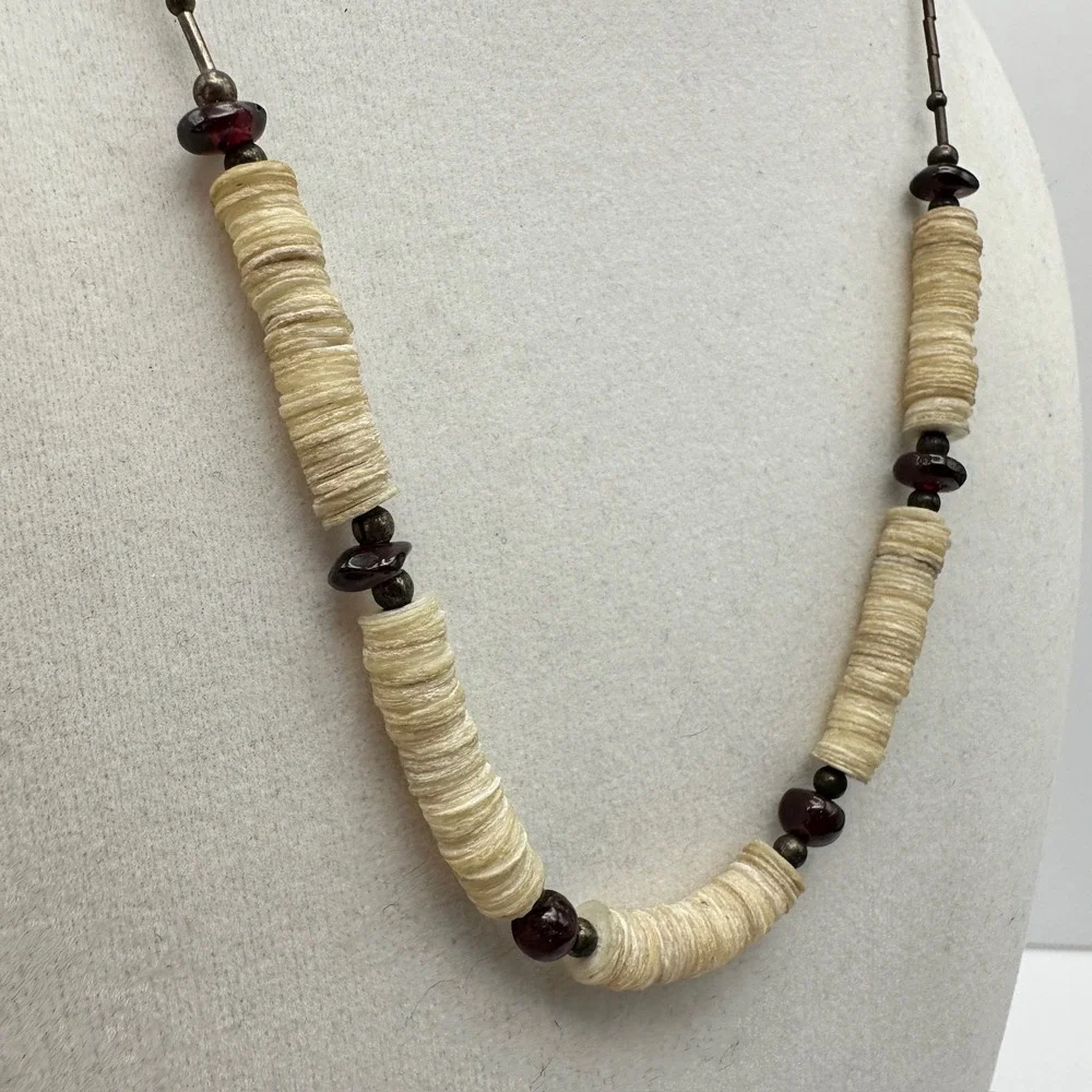 Vintage Off-White Shell Heishi Necklace Red Glass Beaded‎ Women's Jewellery
